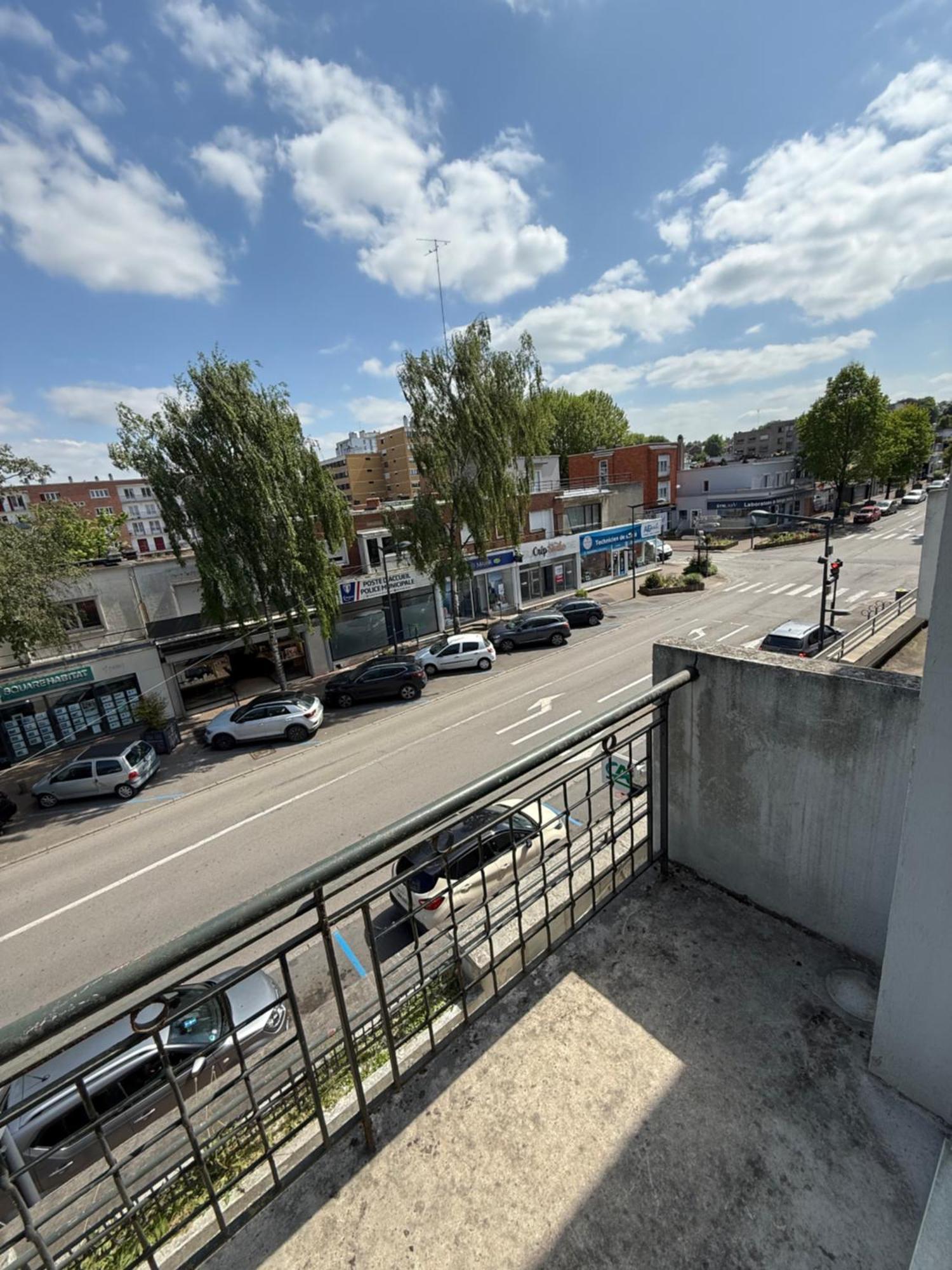 Capsule Retour Vers Le Futur Maubeuge Exterior photo